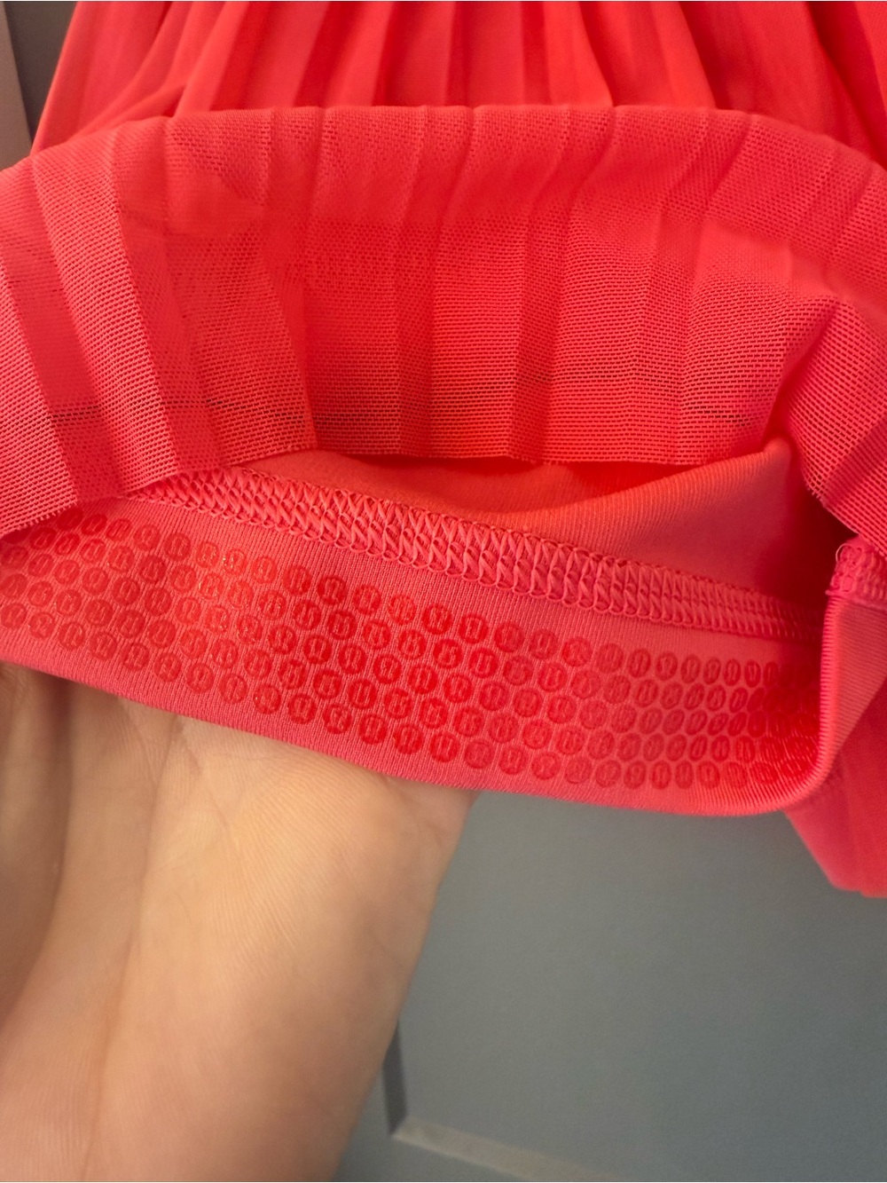 Lululemon Mesh Pleats Mini Skirt Vibrant Coral Pink Size 6 - Picture 4 of 4